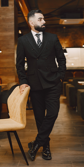 Exquisite tailoring work at Vipula Design Tailors